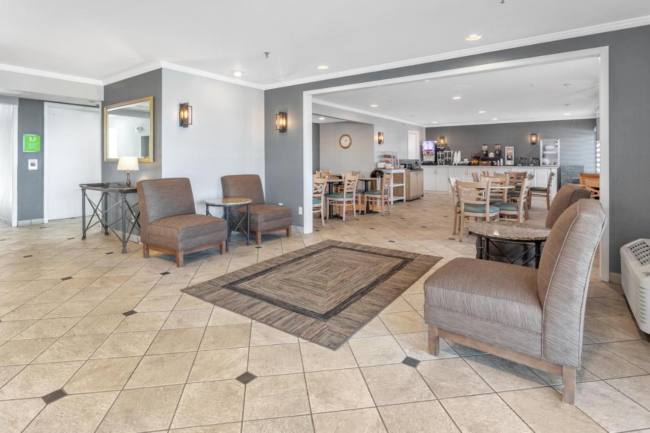La Quinta Inn By Wyndham Cleveland Independence Exterior photo