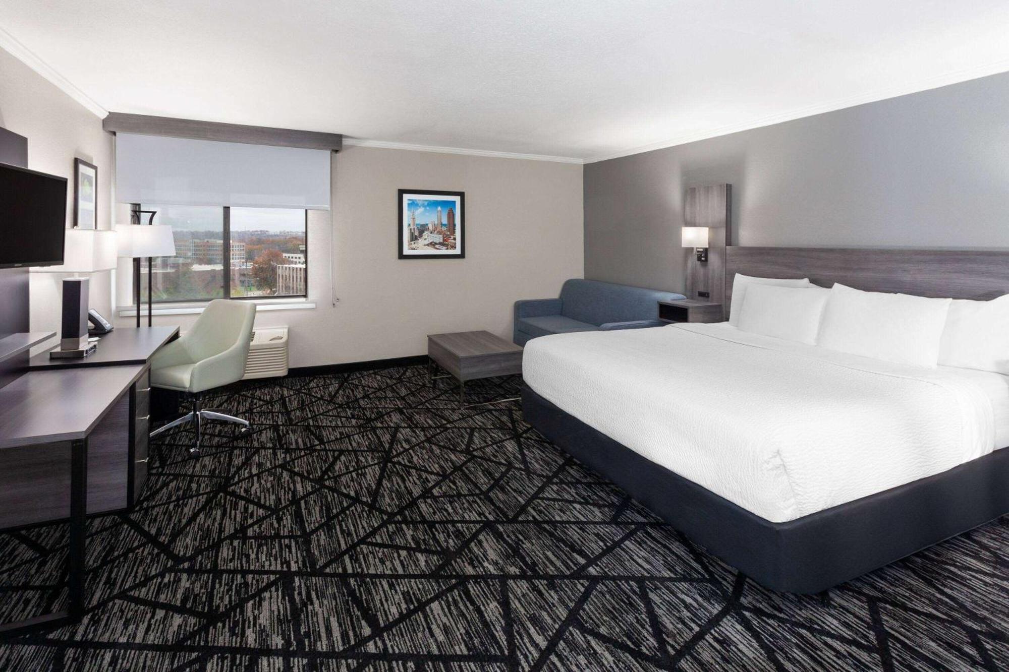 La Quinta Inn By Wyndham Cleveland Independence Exterior photo